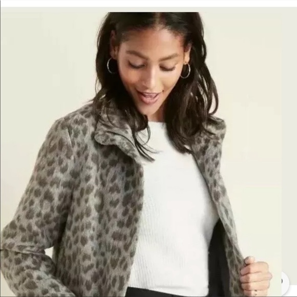 Snow leopard funnel jacket-Old Navy - Picture 3 of 6